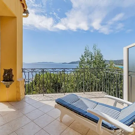Le Manon, Vue Imprenable Sur La Baie Du Lavandou Apartmán *