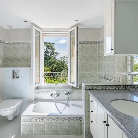 Le Manon, Vue Imprenable Sur La Baie Du Lavandou Appartement *