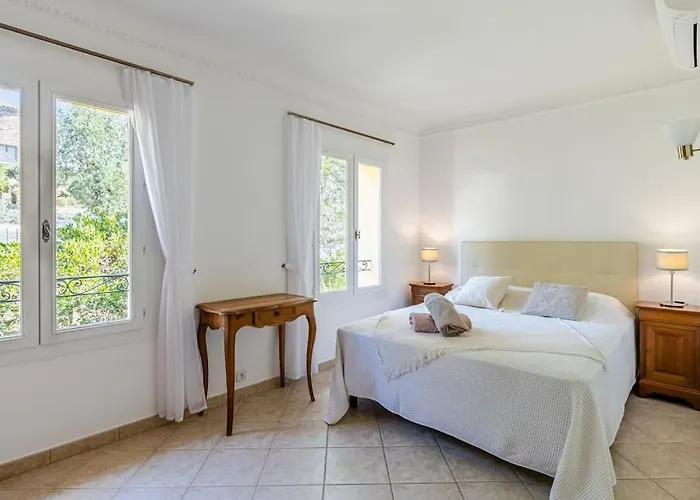 Le Manon, Vue Imprenable Sur La Baie Du Lavandou Apartamento